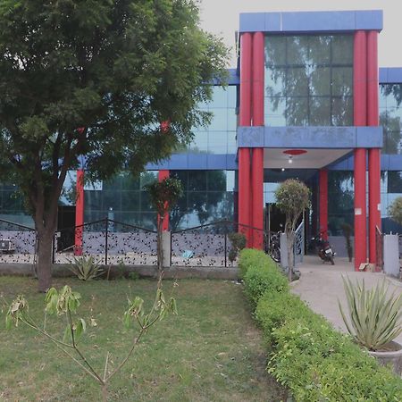 Hotel O Mulaqat Dadri Екстер'єр фото